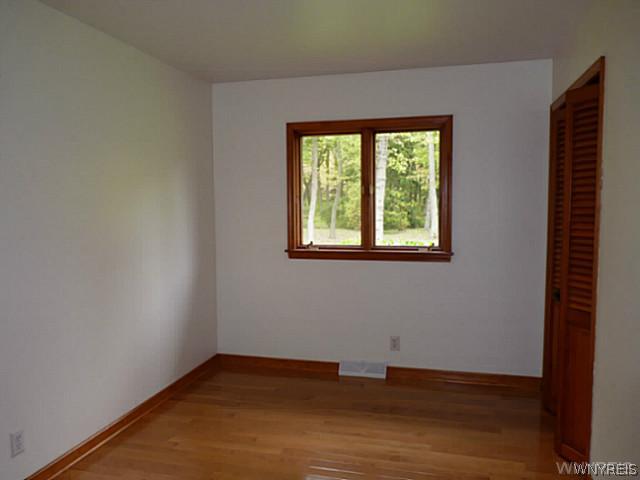 6806 Bear Ridge Road Pendleton, NY 14094 - Photo 11 of 16 Bedroom