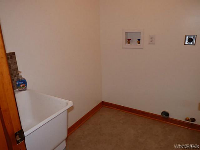 6806 Bear Ridge Road Pendleton, NY 14094 - Photo 16 of 16 Laundry First Floor Laundry