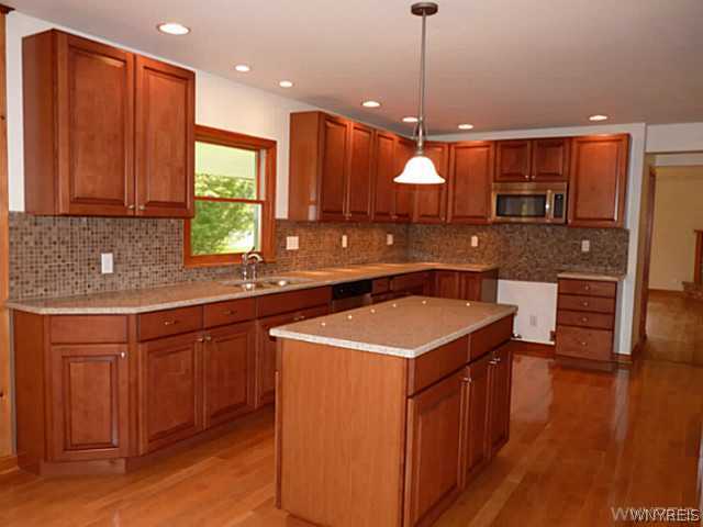 6806 Bear Ridge Road Pendleton, NY 14094 - Photo 6 of 16 Kitchen