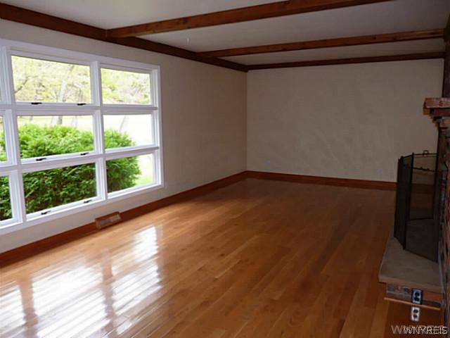 6806 Bear Ridge Road Pendleton, NY 14094 - Photo 7 of 16 Family Room