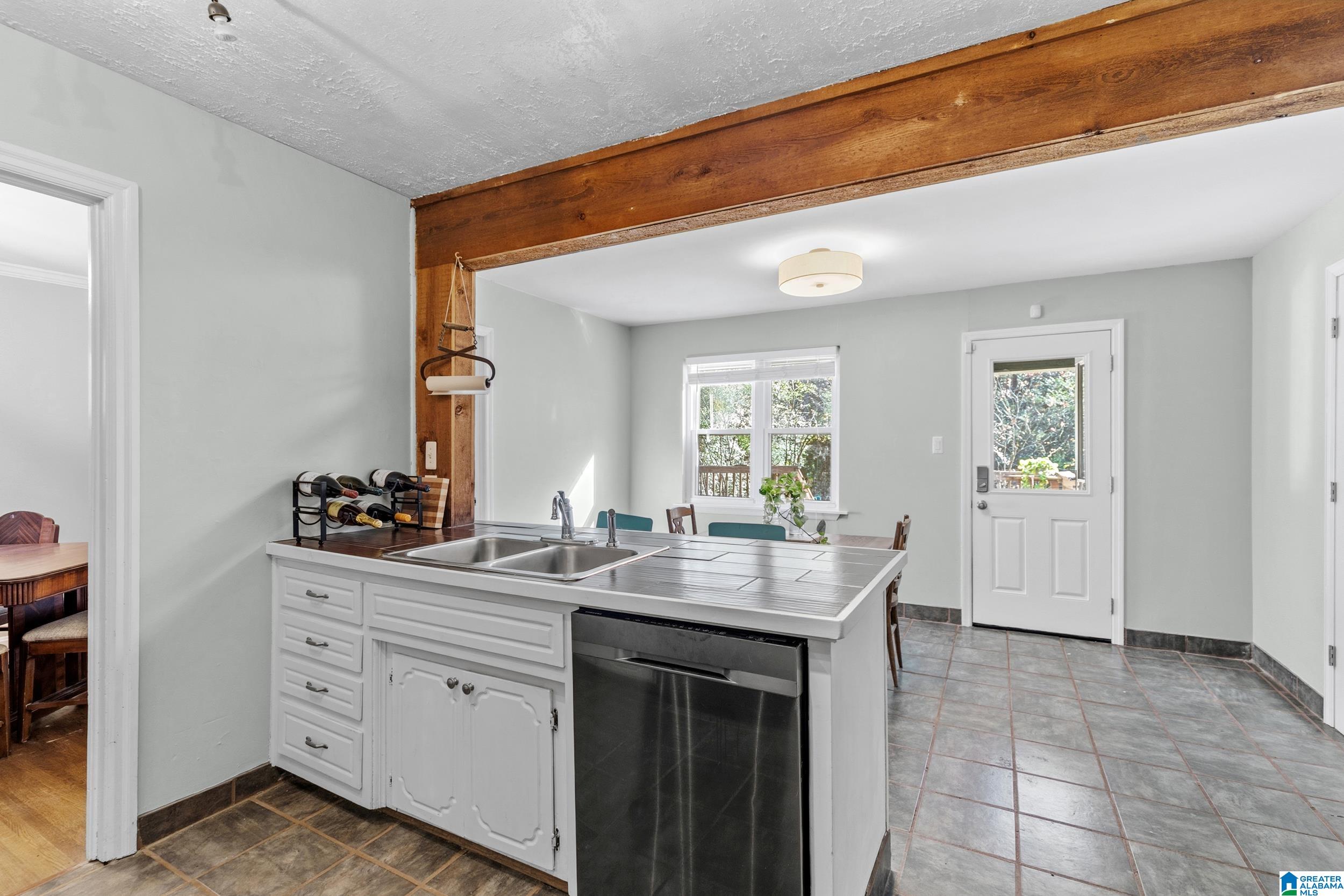 1333 Cresthill Road Birmingham, AL 35213 - Photo 12 of 37