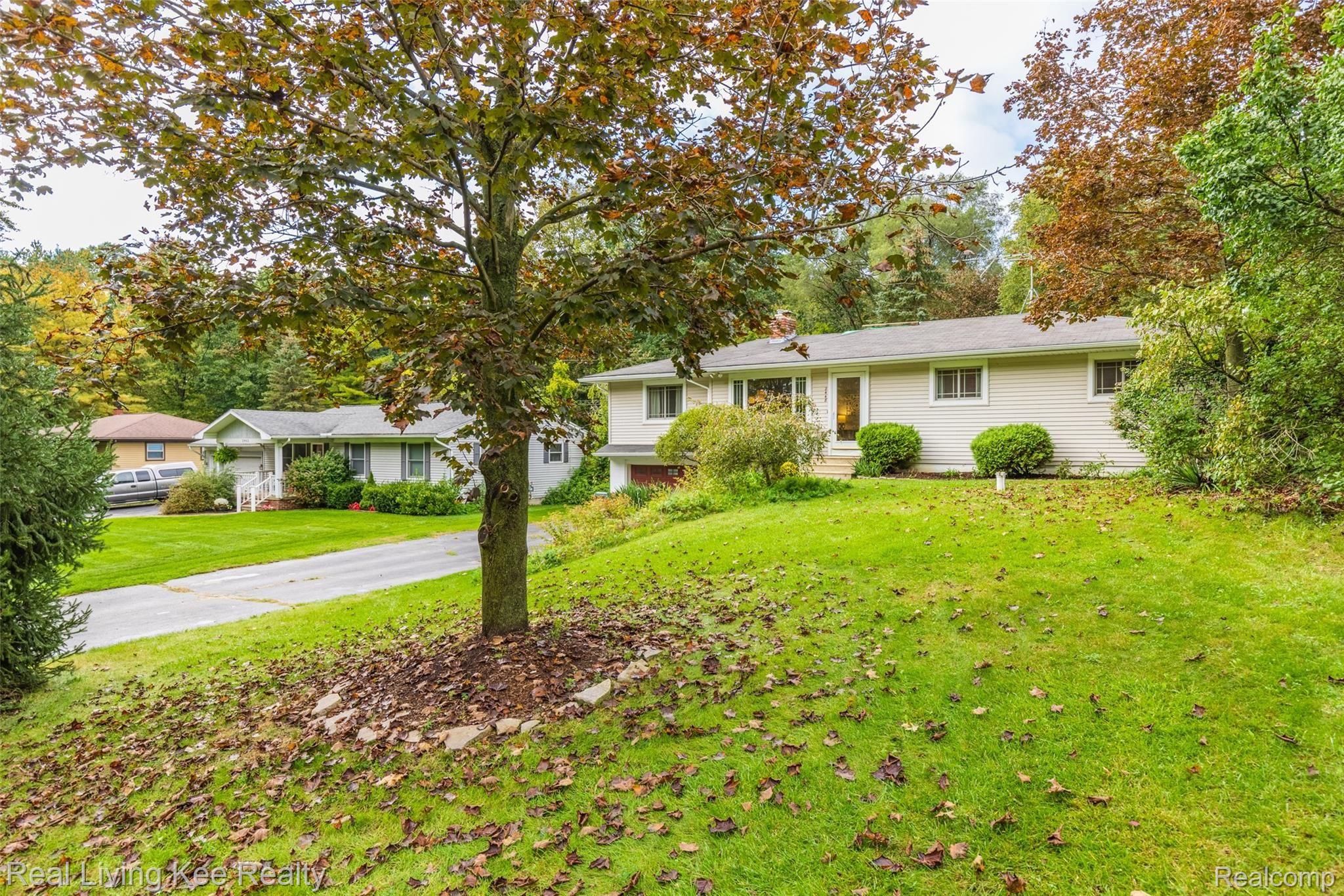 2448 Cole Road Lake Orion, MI 48362 - Photo 2 of 28 2448 Cole Rd-3.jpg