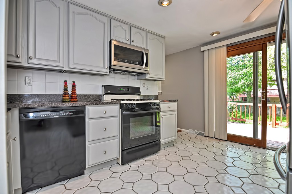 30 Gloversbrook Road Randolph, MA 02368 - Photo 13 of 30 Gallery Image 13