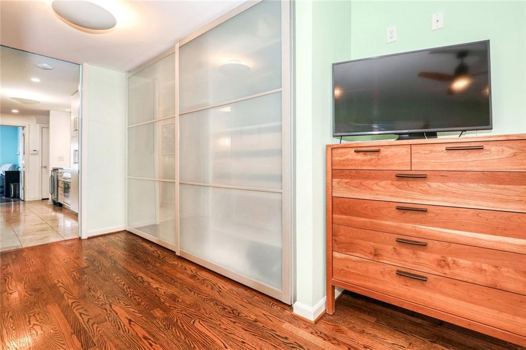 4966 Westwood Road Kansas City, MO 64112 - Photo 23 of 44