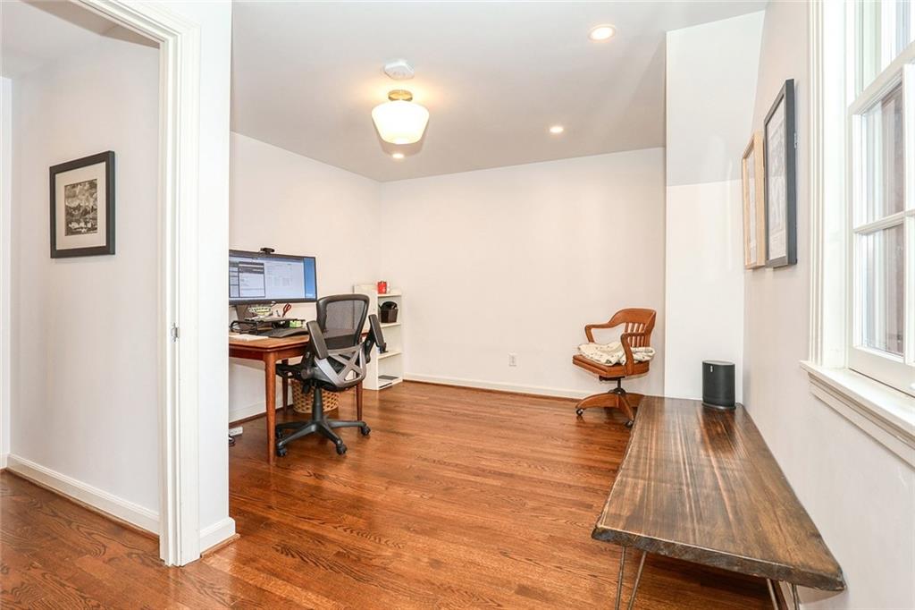 4966 Westwood Road Kansas City, MO 64112 - Photo 33 of 44