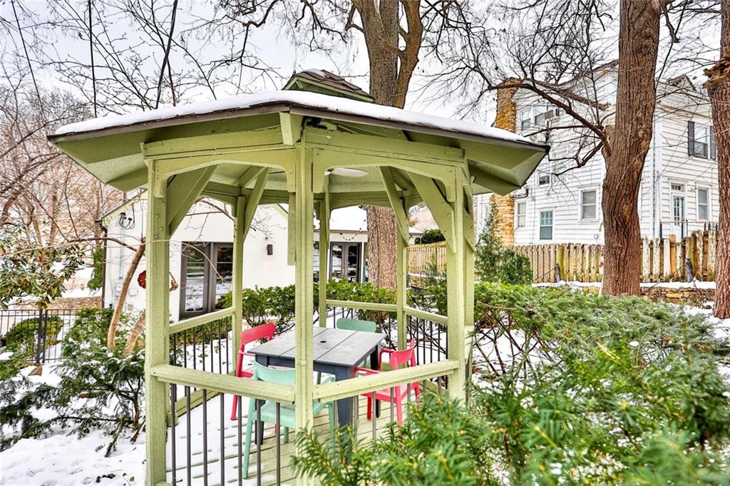 4966 Westwood Road Kansas City, MO 64112 - Photo 42 of 44