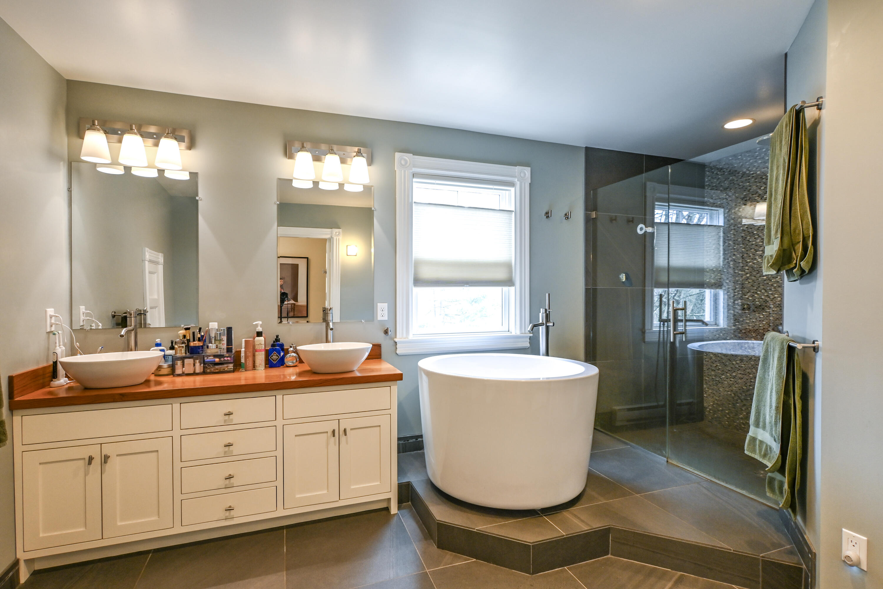 37 Carroll Street Portland, ME 04102 - Photo 56 of 66 Full Bath 3rd Floor