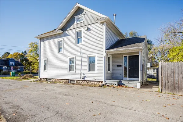 $439,900 | 5692 Pittsford Palmyra Road, Pittsford, NY 14534