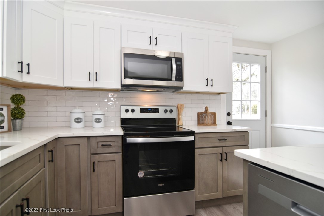 32 Becker Street Warwick, RI 02886 - Photo 13 of 41 Gallery Image 13