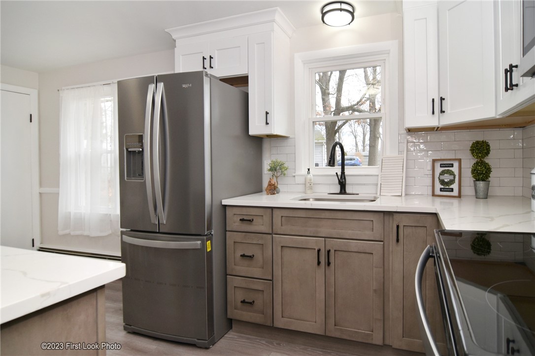 32 Becker Street Warwick, RI 02886 - Photo 14 of 41 Gallery Image 14