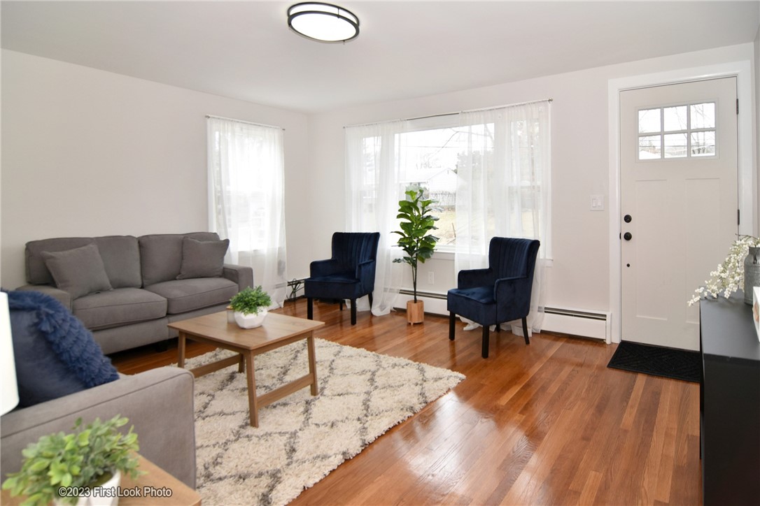 32 Becker Street Warwick, RI 02886 - Photo 6 of 41 Gallery Image 6
