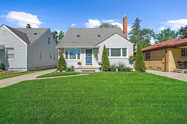 $304,900 | 6017 Drexel Street, Dearborn Heights, MI 48127