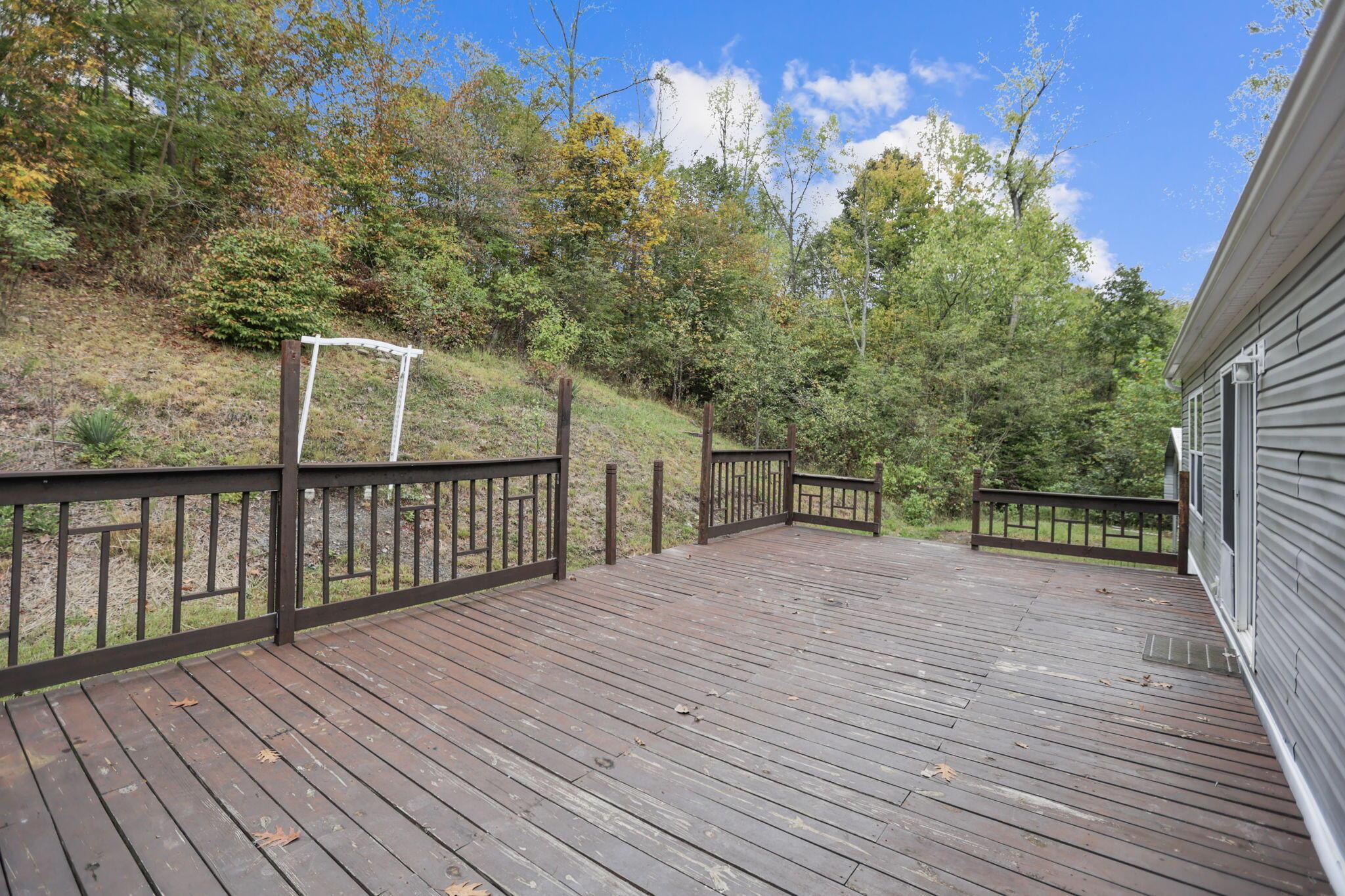 4015 Leffler Road Roseville, OH 43777 - Photo 49 of 93 Deck