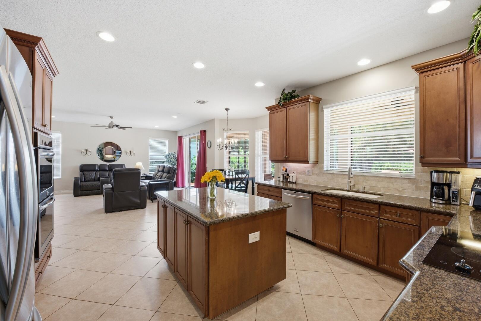 11161 Sunset Ridge Circle Boynton Beach, FL 33473 - Photo 9 of 71 Center Island