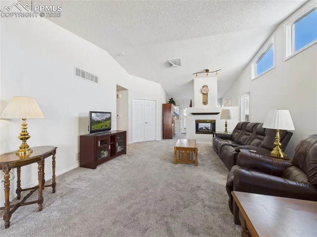 $315,000 | 20 Kingsboro Way, Unit C, Pueblo, CO 81005