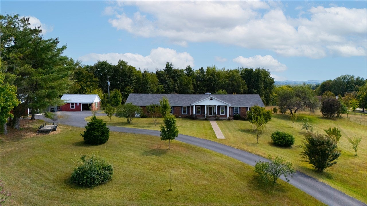 1941 Finney Road Glasgow, KY 42141 - Photo 3 of 84 Gallery Image 3