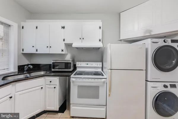 $2,100 | 503 Caroline Street, Unit 1, Fredericksburg, VA 22401