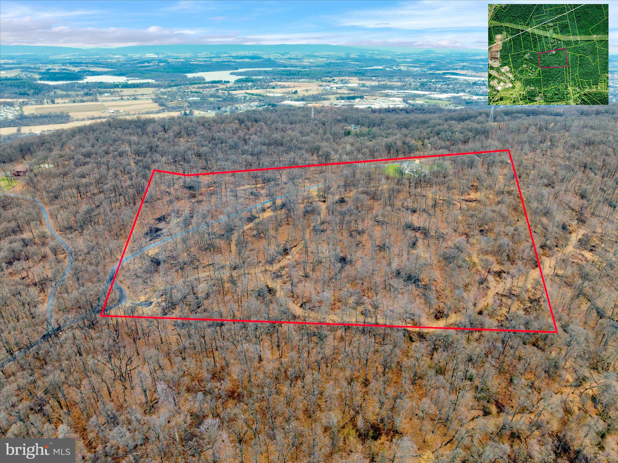 402 Mountainside Road Temple, PA 19560 - Photo 13 of 75 1