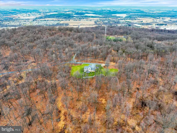 $1,049,000 | 402 Mountainside Road, Temple, PA 19560