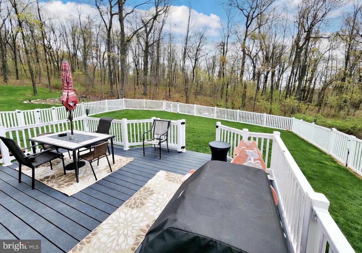 402 Mountainside Road Temple, PA 19560 - Photo 4 of 75