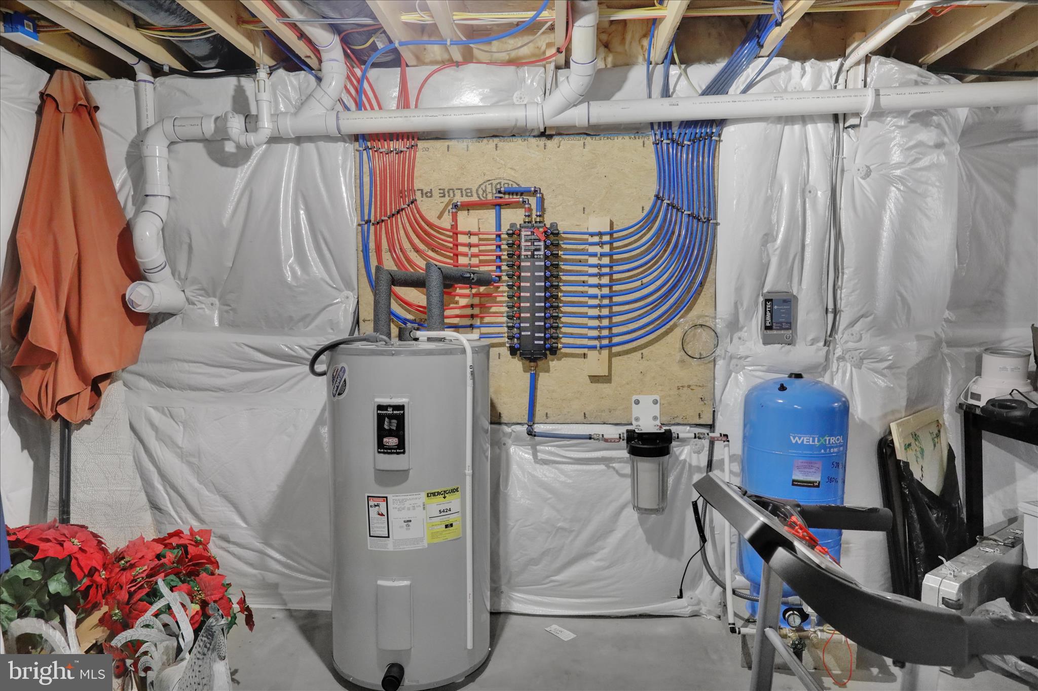 402 Mountainside Road Temple, PA 19560 - Photo 45 of 75 a close view of walk in closet