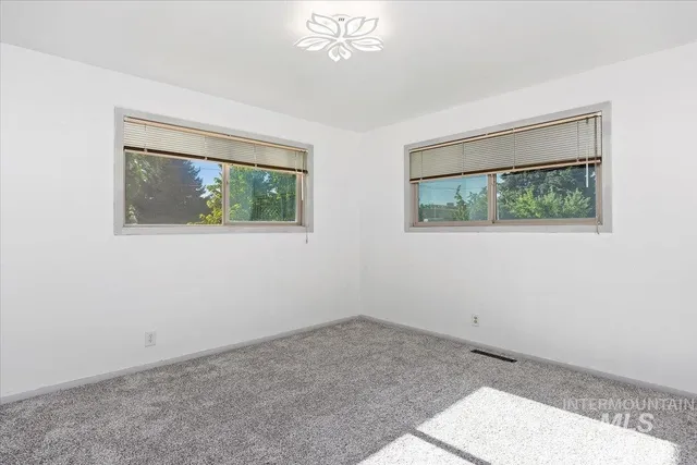 $375,900 | 305 Lucille Street, Kimberly, ID 83341