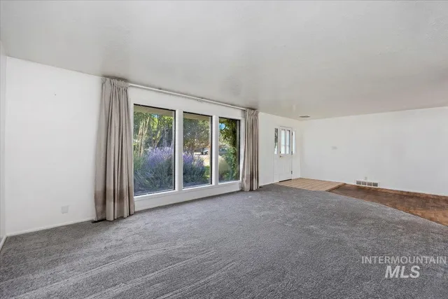 $375,900 | 305 Lucille Street, Kimberly, ID 83341