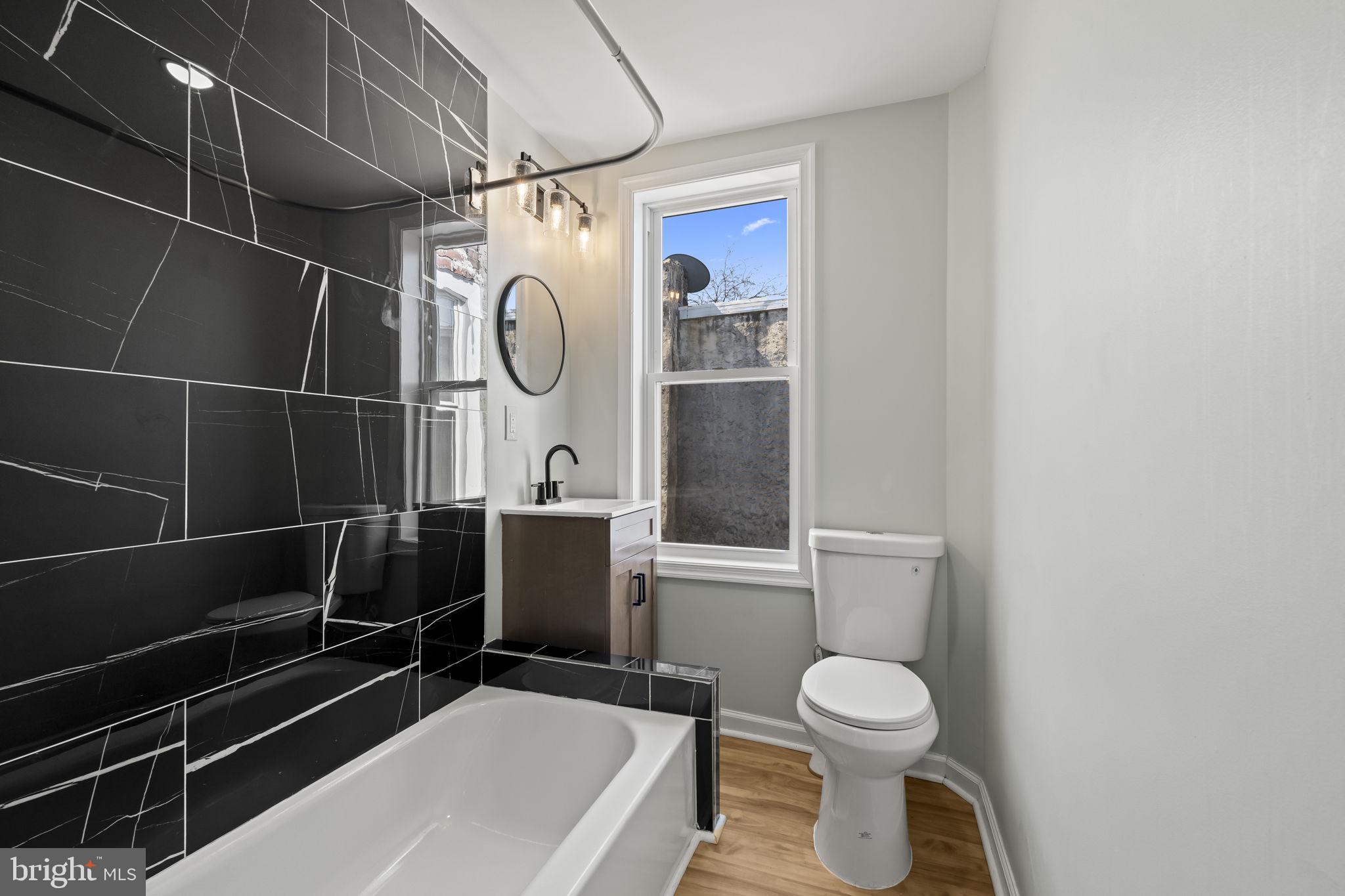 6154 Kingsessing Avenue Philadelphia, PA 19142 - Photo 17 of 33 Full Bathroom