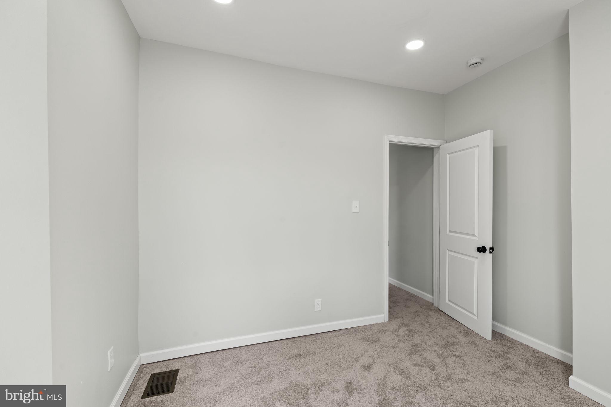 6154 Kingsessing Avenue Philadelphia, PA 19142 - Photo 19 of 33