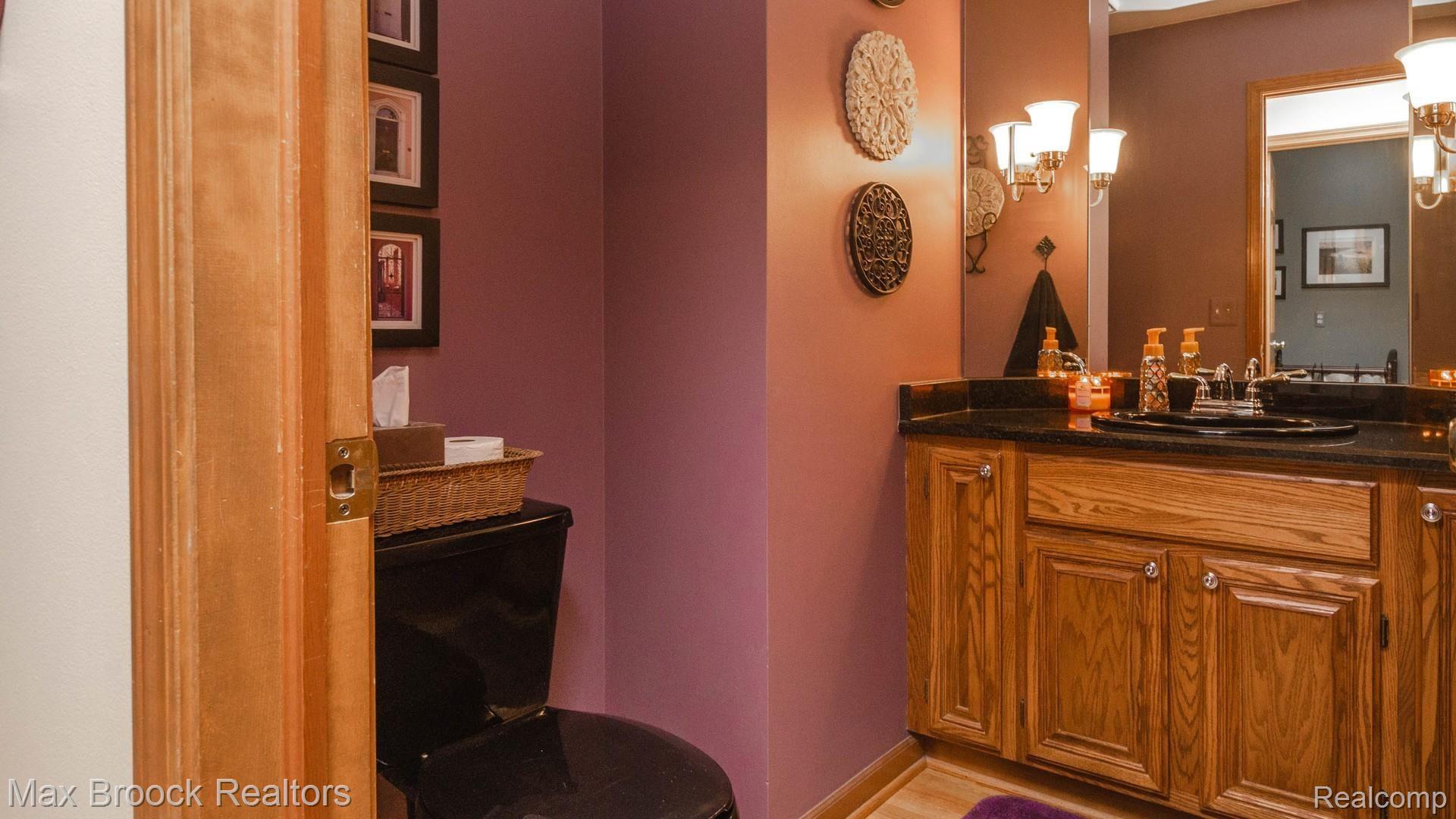3750 Edinborough Drive Rochester, MI 48306 - Photo 17 of 64 017_32.jpg