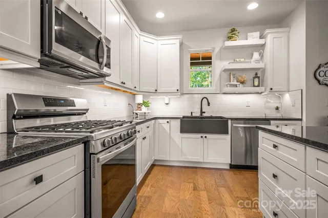 $710,000 | 118 Byron Forest Lane, Horse Shoe, NC 28742