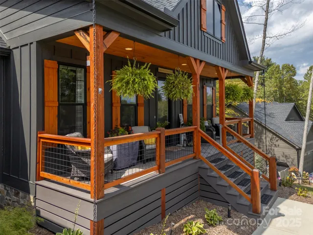 $710,000 | 118 Byron Forest Lane, Horse Shoe, NC 28742