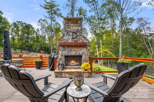 $710,000 | 118 Byron Forest Lane, Horse Shoe, NC 28742