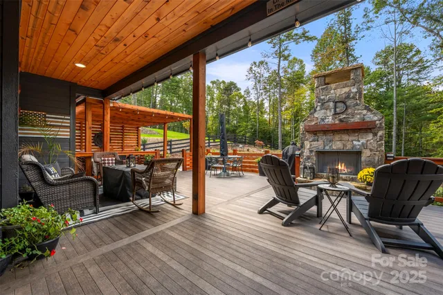 $710,000 | 118 Byron Forest Lane, Horse Shoe, NC 28742