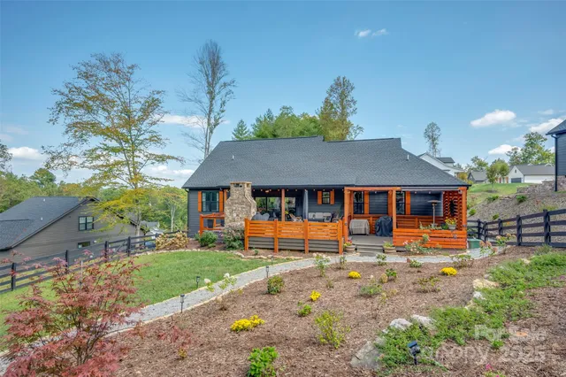 $710,000 | 118 Byron Forest Lane, Horse Shoe, NC 28742