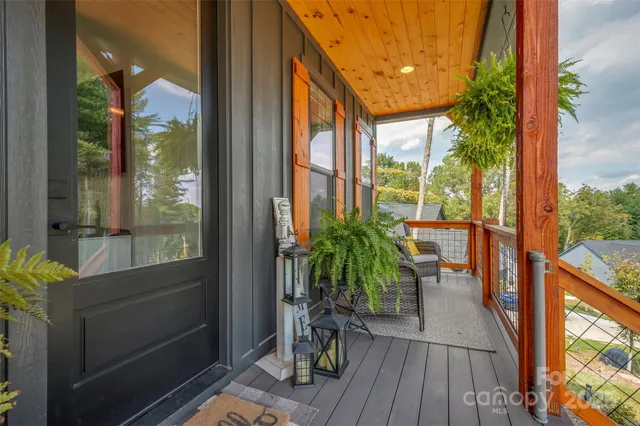 $710,000 | 118 Byron Forest Lane, Horse Shoe, NC 28742