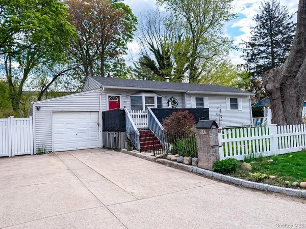 $589,999 | 85 Applegate Drive, Central Islip, NY 11722