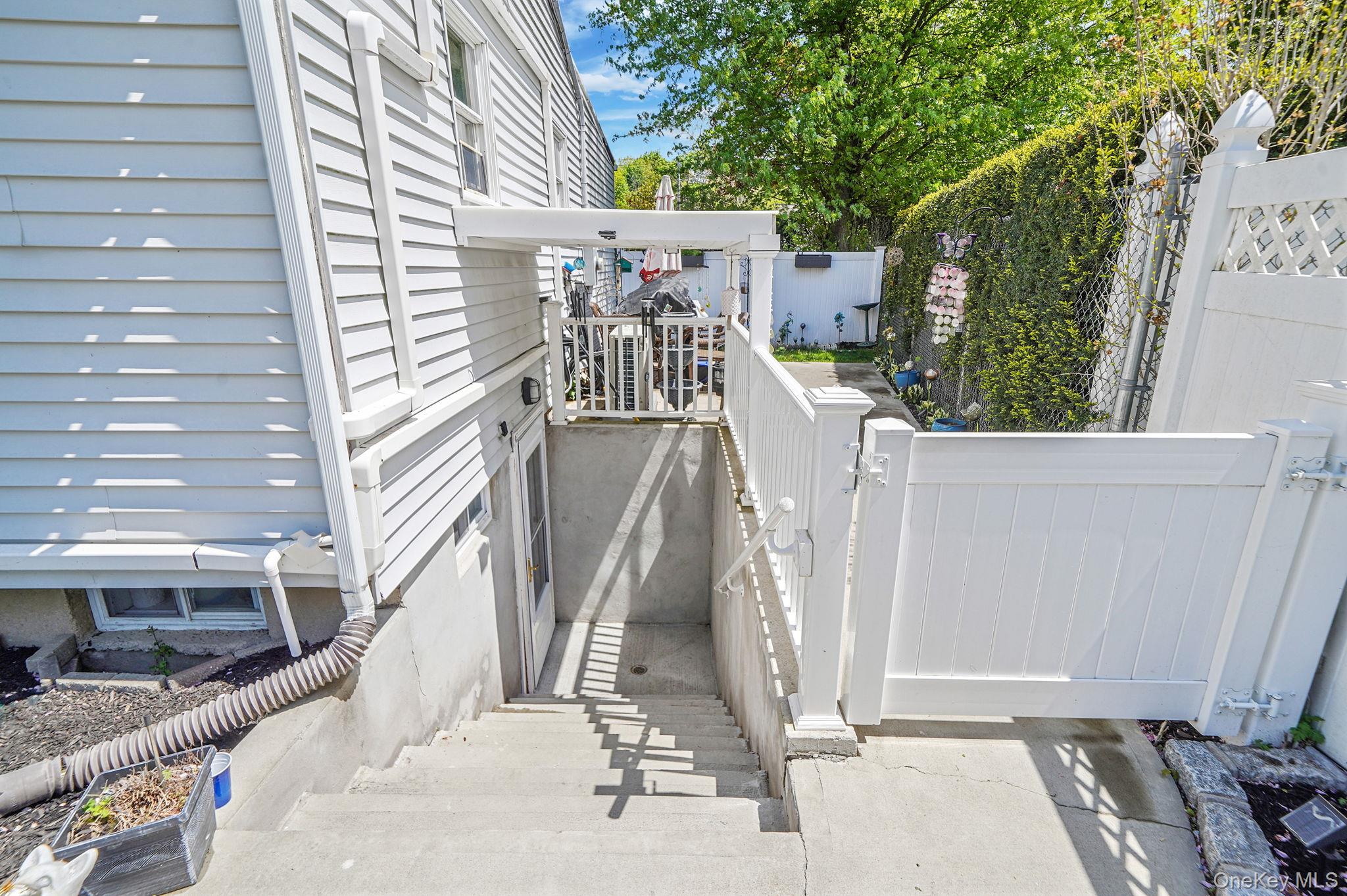 85 Applegate Drive Central Islip, NY 11722 - Photo 21 of 33 a view of a house with a sink