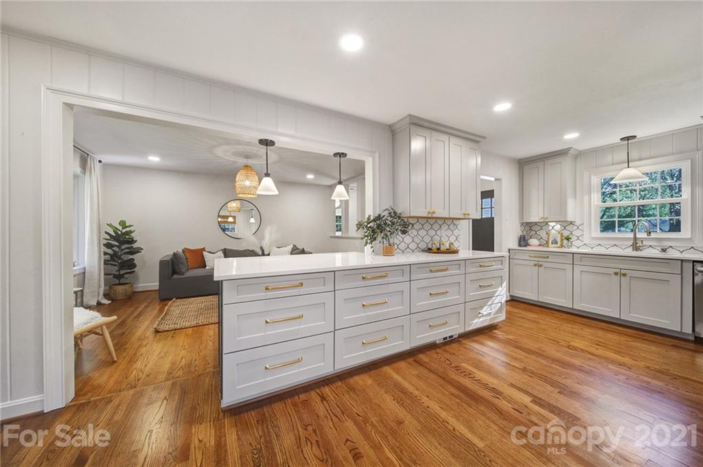 5914 Brookhaven Road Charlotte, NC 28210 - Photo 11 of 34 Gallery Image 11