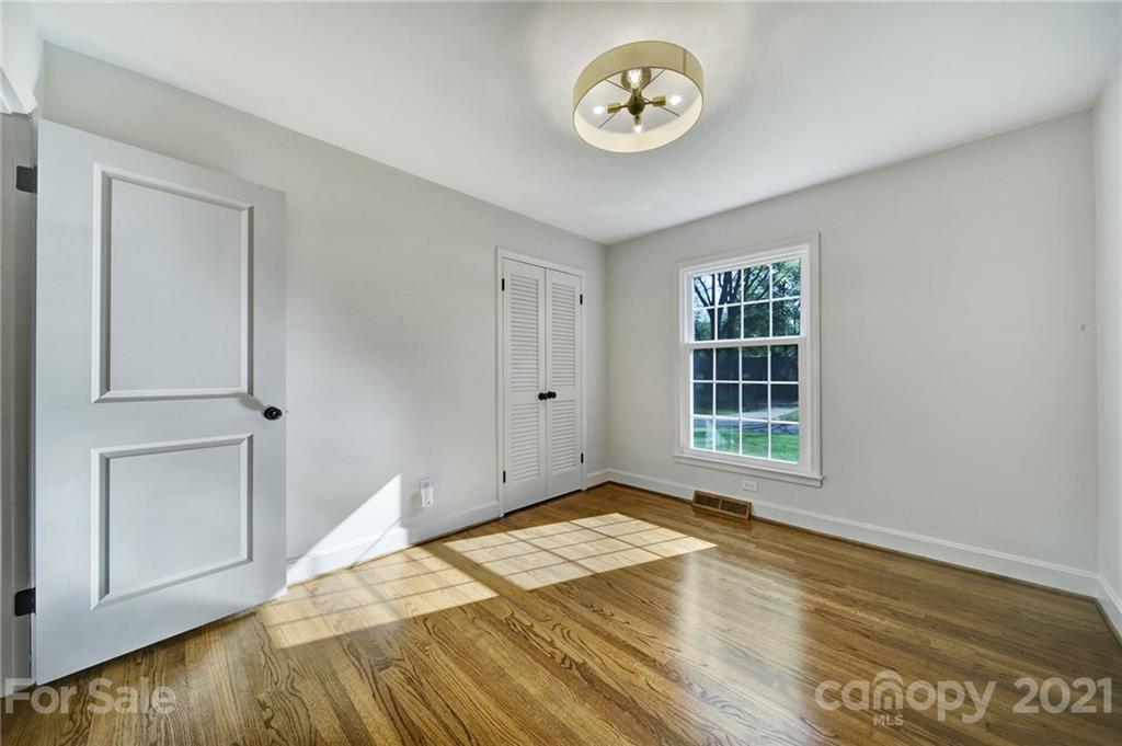 5914 Brookhaven Road Charlotte, NC 28210 - Photo 19 of 34 Gallery Image 19