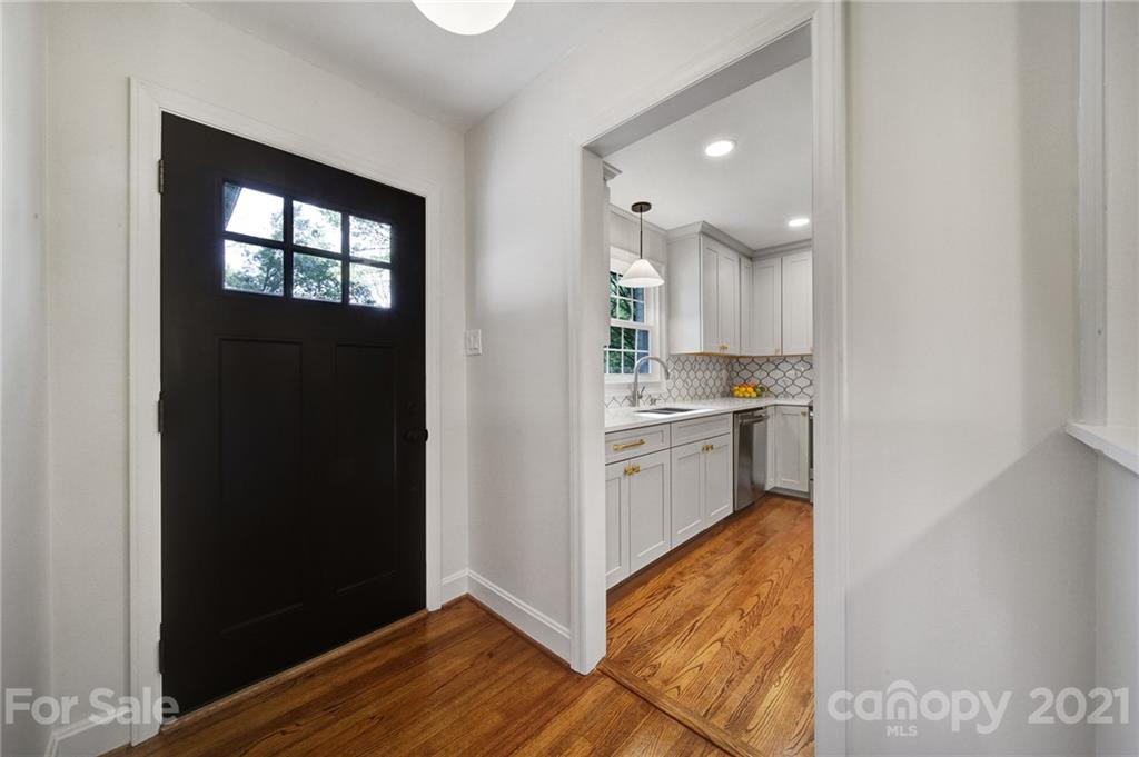 5914 Brookhaven Road Charlotte, NC 28210 - Photo 5 of 34 Gallery Image 5