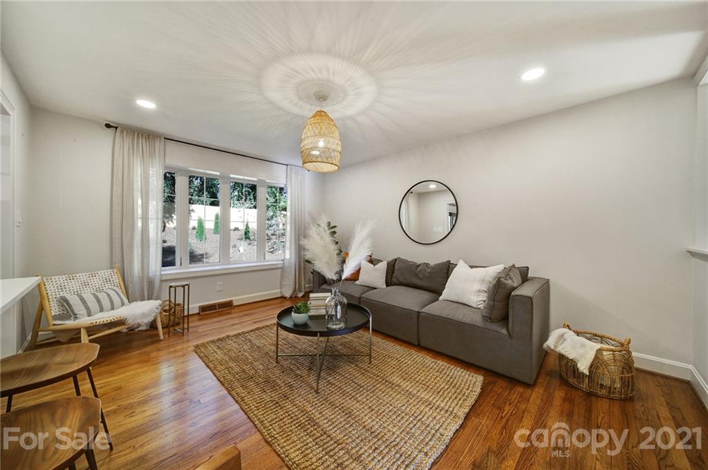 5914 Brookhaven Road Charlotte, NC 28210 - Photo 7 of 34 Gallery Image 7