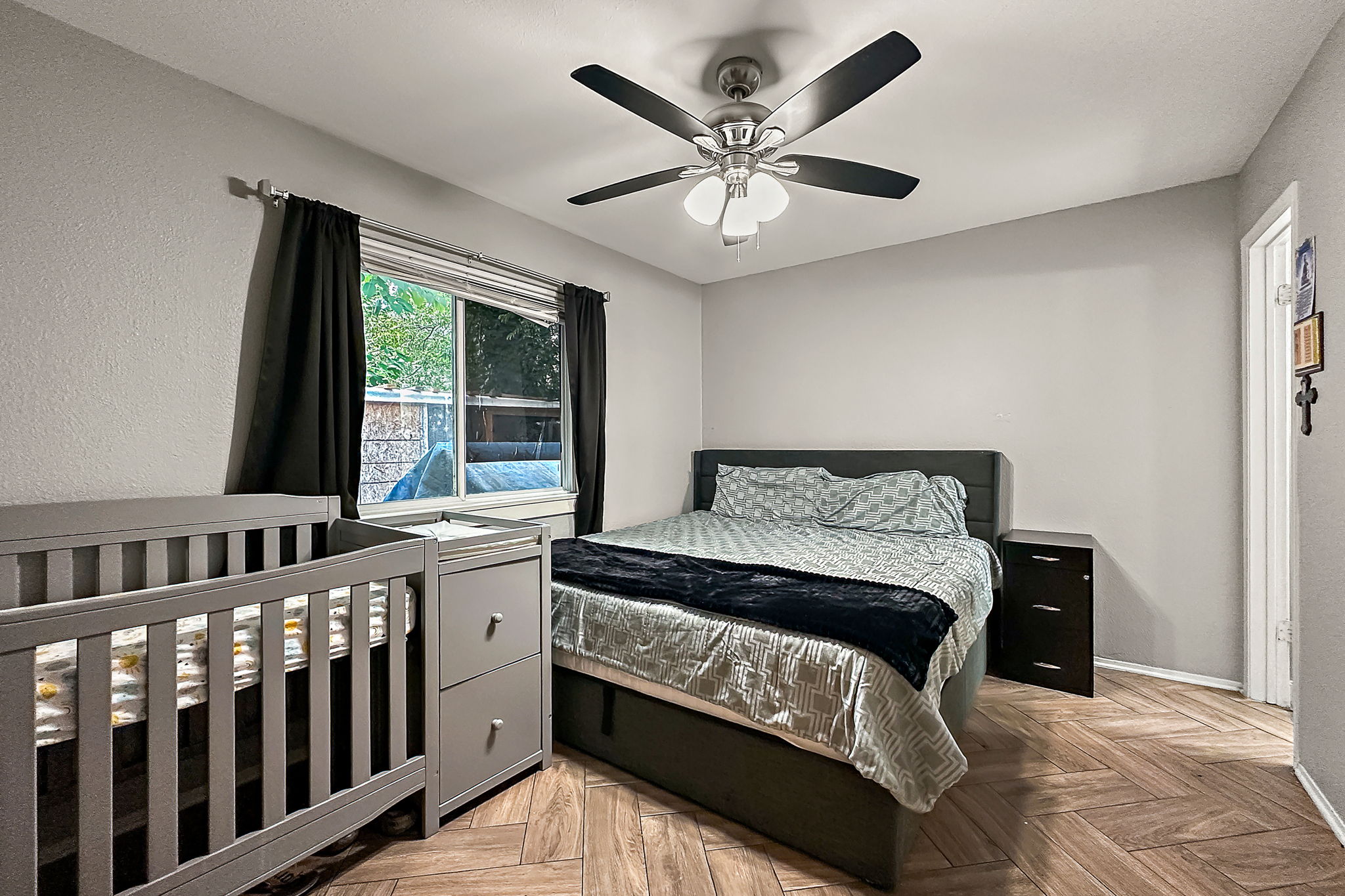 700 Misty Morning Way Round Rock, TX 78664 - Photo 29 of 36 Unit A - Master Bedroom with ensuite bathroom.