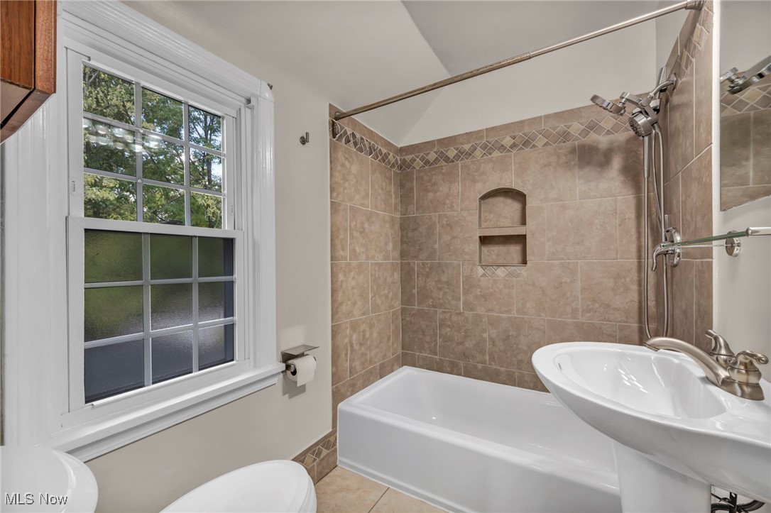 5103 Eastover Road Cleveland, OH 44124 - Photo 15 of 34 Gallery Image 15