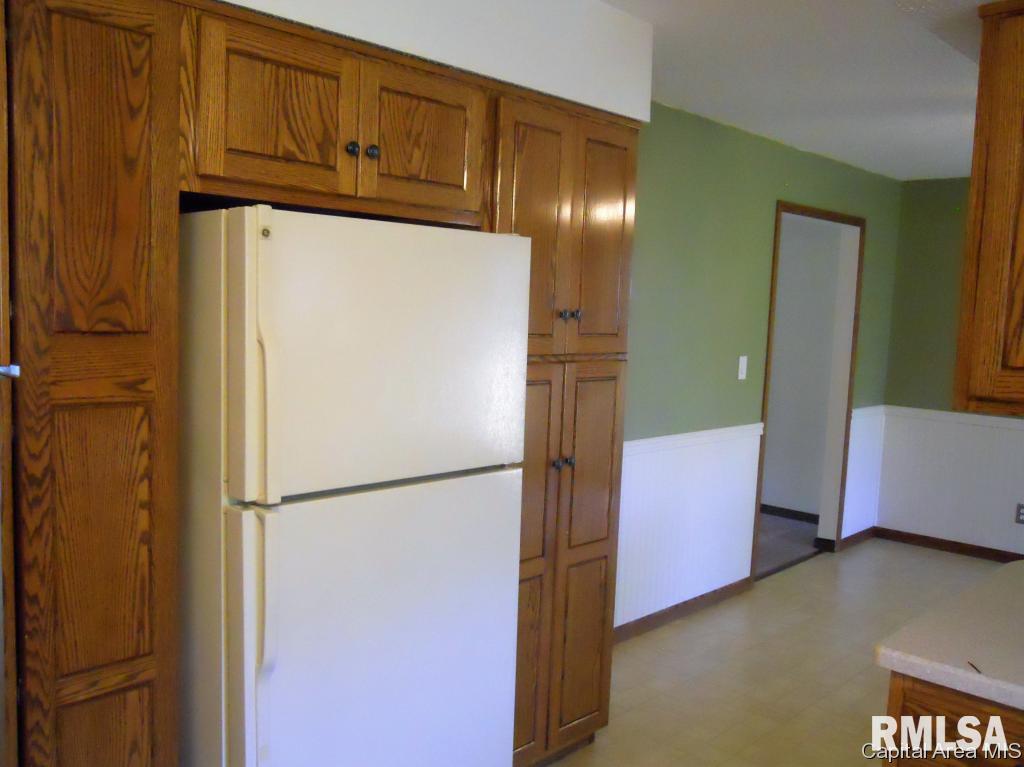 2825 Crown Point Springfield, IL 62704 - Photo 6 of 19 Gallery Image 6