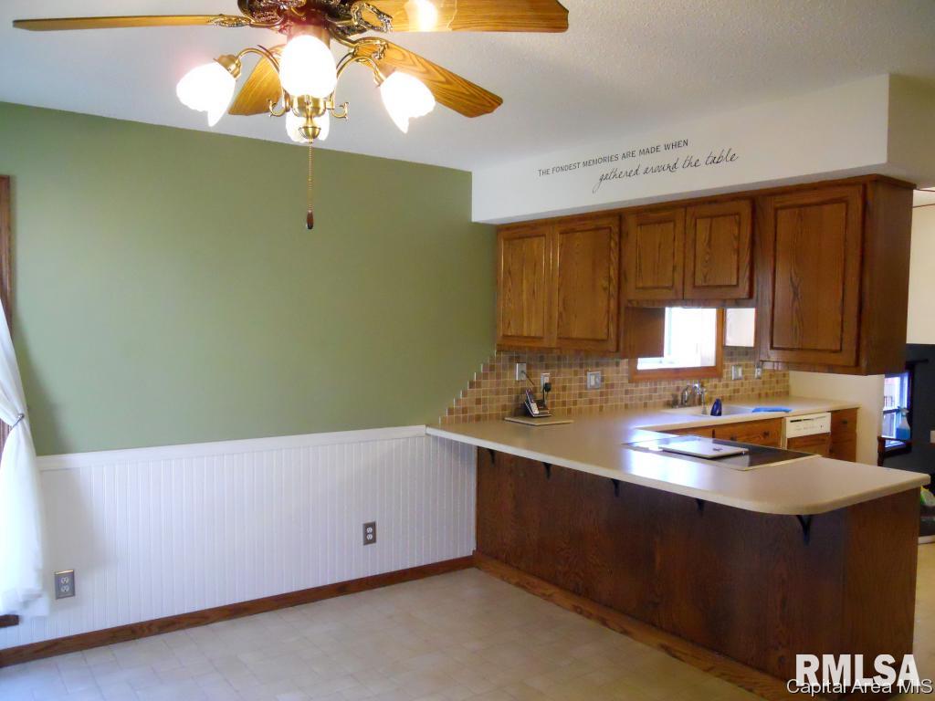 2825 Crown Point Springfield, IL 62704 - Photo 7 of 19 Gallery Image 7