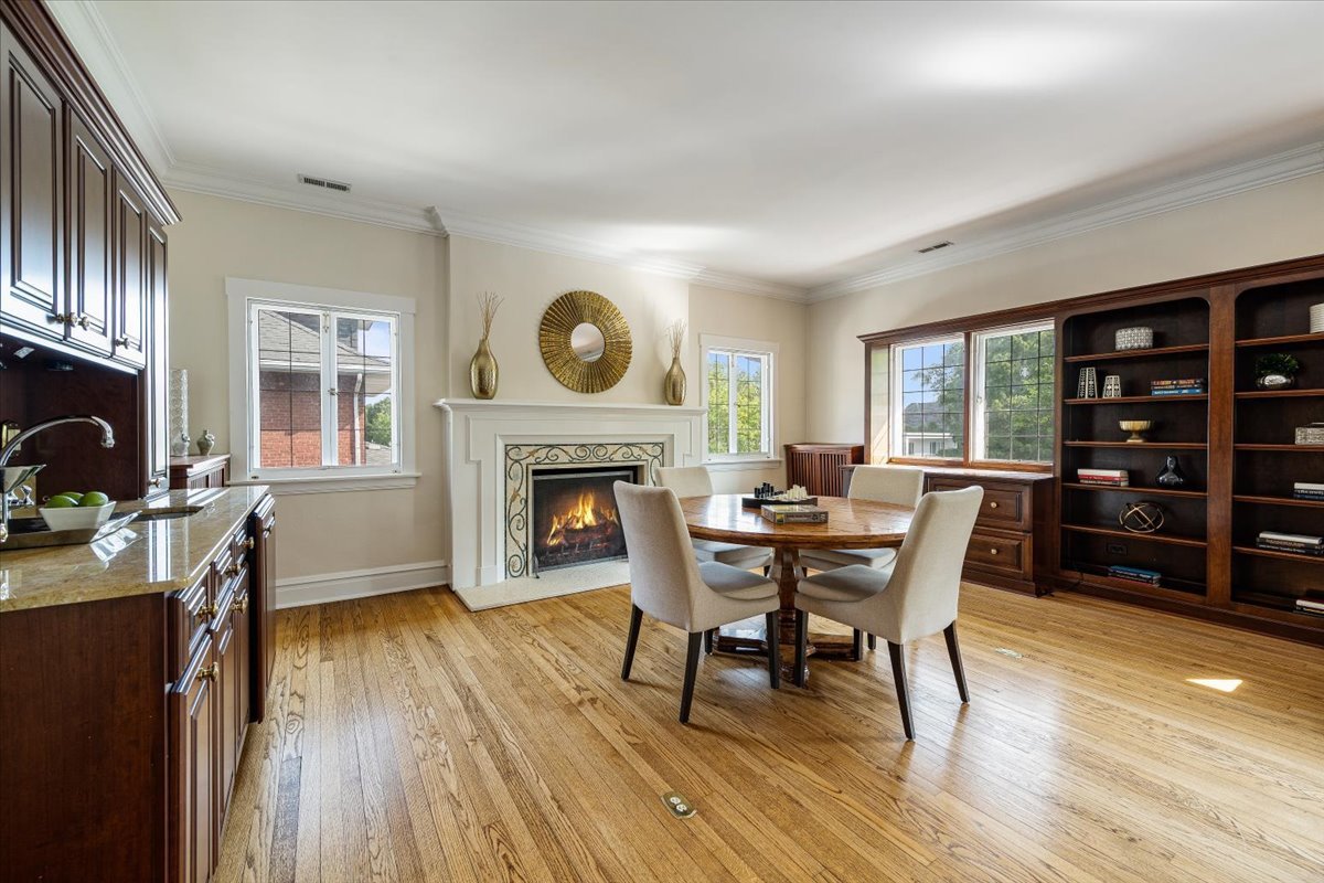 411 Sheridan Road Wilmette, IL 60091 - Photo 22 of 43 a view of a livingroom with furniture and a fireplace