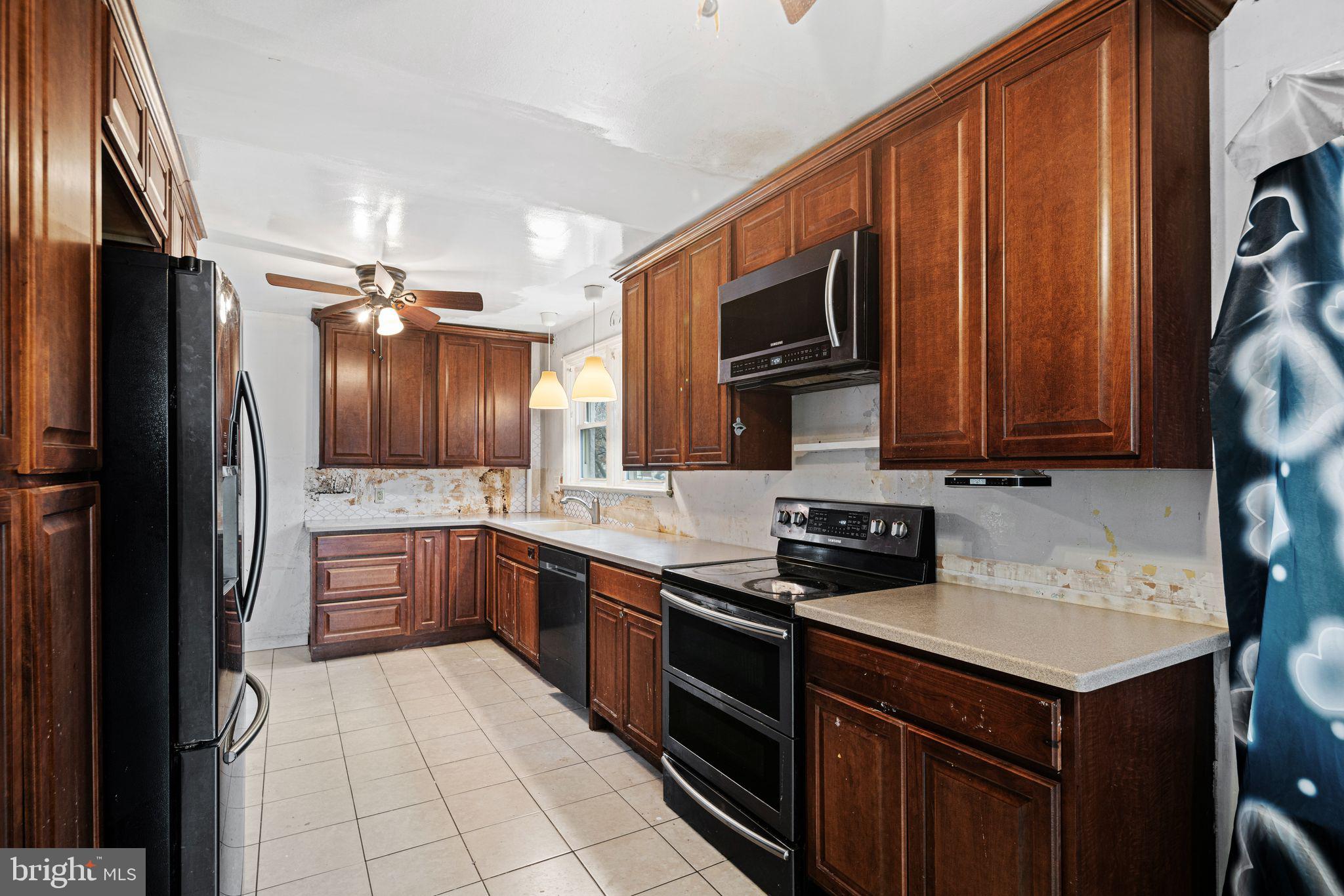 302 Rogers Road Norristown, PA 19403 - Photo 4 of 28 Gallery Image 4