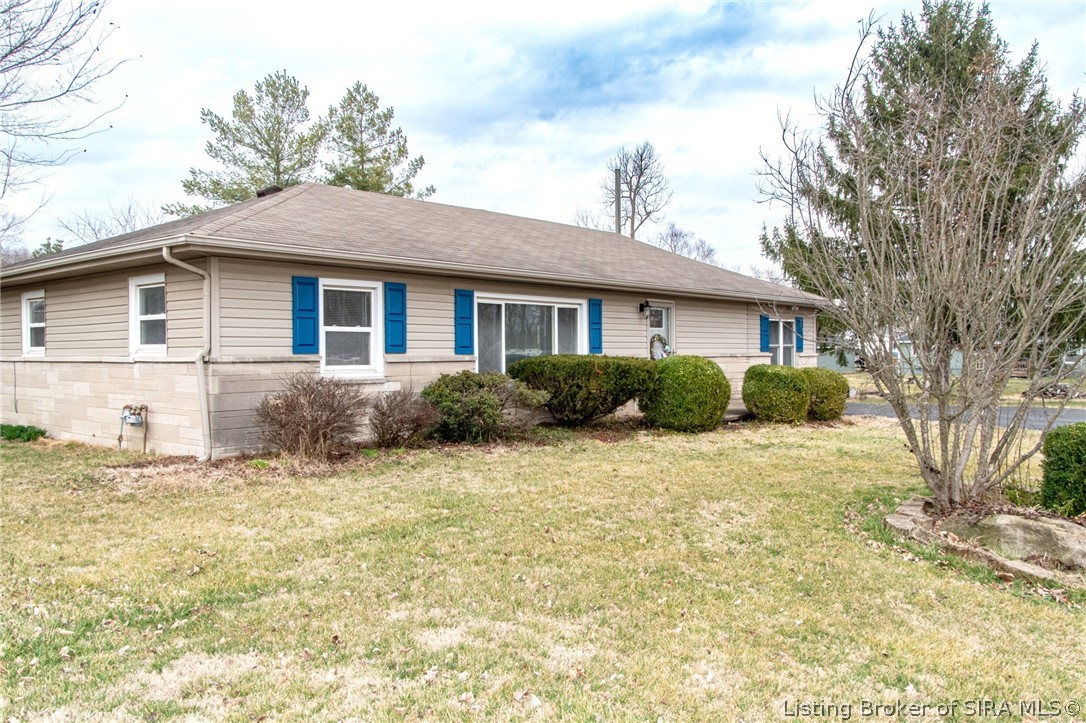 407 Charlestown Memphis Road Charlestown, IN 47111 - Photo 2 of 36