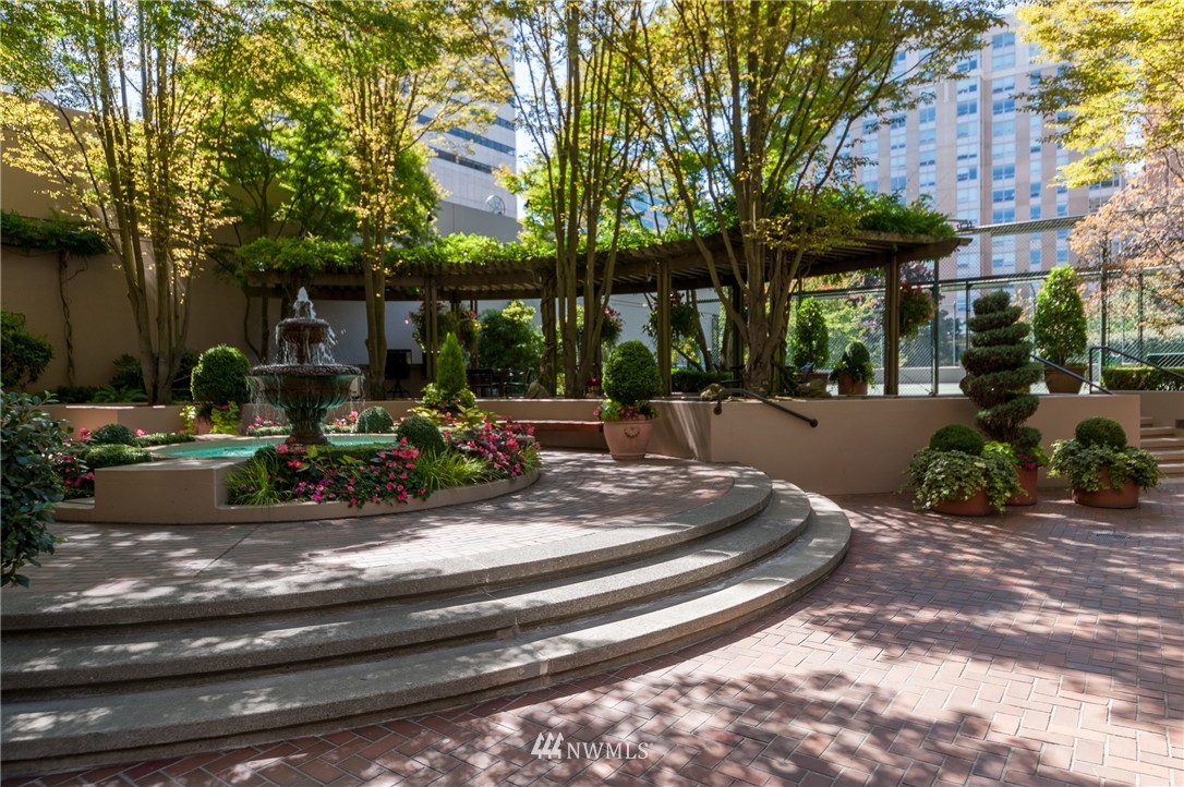 1301 Spring Street, Unit 19I Seattle, WA 98104 - Photo 15 of 16 Gallery Image 15